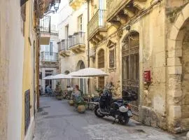 Amazing Home In Siracusa With Wifi