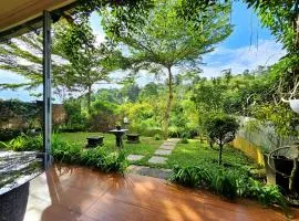 The Wiltshire Dago Pakar - Hillside Villa MAX 12 ORANG