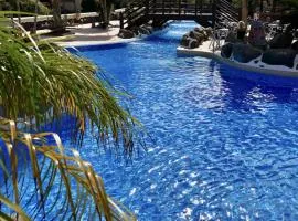 Apartamento con piscina junto al mar