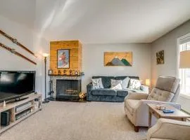 7 Mi to Ski Resort Dillon Condo with Mtn Views