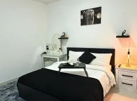 NEW!! Apartment next to Airport & Yas island