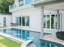 Luxury 4 Bedroom Beach House, ξενοδοχείο σε Ban Saiyuan (1)