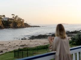 Beachfront Shack Malua Bay - Dog Friendly with EV Fast Chgr, hotel v destinaci Malua Bay