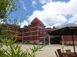 Soluxe Club International Hotel