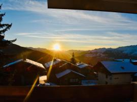 Appartement Cosy, La Rosière, 300m du téléski gratuit de Manessier, hotel in Montvalezan
