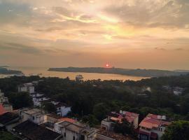 Luxe Upper Crest, hotel i Porvorim