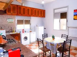 Cozy Host House with 2 air conditioned rooms