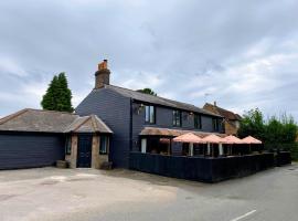 The Crown Radnage, hotel v destinaci Buckinghamshire