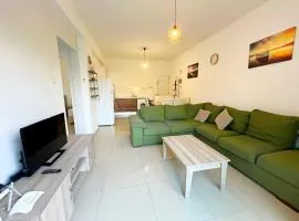 Quitet Two Bedroom Apartment with Private Garden Lukomorye D2