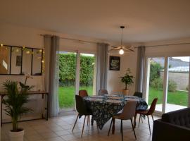 Le Gite des 4 Vents, готель у місті Карантек