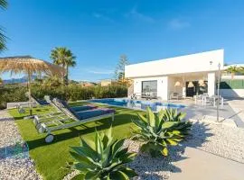 Brand new Luxury Villa with pool