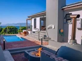 De Kelders Hideaway with Heated Pool