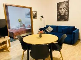 Moderní apartmán u Velkého náměstí 1, Wi-Fi a Netflix zdarma, koupelna s vanou