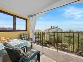 Charming Apartment Tedi with Sea View