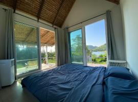 Royal mountain lake view, cabin in Ratchaburi