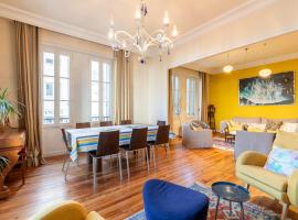 SUPERBE MAISON FAMILIALE AVEC JARDIN AU COEUR DE BIARRITZ, Hotel in Biarritz