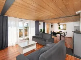 Charming Apartment-Prime Location