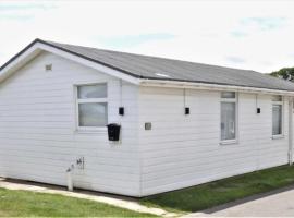 3 Bedroom Detached Holiday Chalet SouthShore Park, hotel i Bridlington