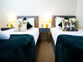Brunel Apartment, Sleeps 4, 2 Bedrooms, Free parking, Long stay disc