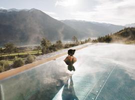 ASTER Boutique Hotel & Chalets, hotel v destinaci Fügenberg
