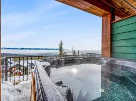Vista at Big White w Amazing Location and View