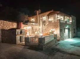 Tsampika's Traditional Stone Cottage in Siana