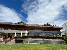 Hotel Xalet del Golf, hotel v destinácii Puigcerdà