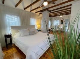 An authentic, rustic luxurious little single family home in Old Town. All yours., Hotel in Marblehead