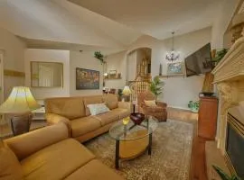 The Venetian Sleeps 8 Cozy Classic Taste of Italy