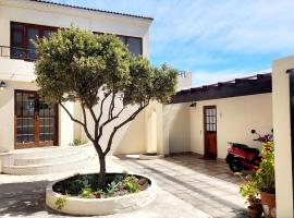 The Tides, self catering accommodation in Simonʼs Town