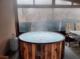 Kuća za odmor Sweet Home, hotel with hot tubs in Vukovar