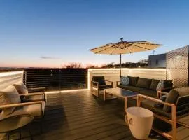 Luxury Home with Stunning Rooftop Views!