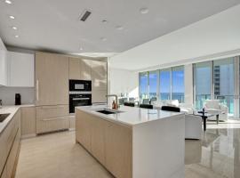 2BR Ocean Views Condo in West Palm, hotel in Riviera Beach