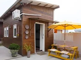 Casa 2 quartos, 6 pessoas, perto da praia, ar condicionado, wi-fi, cozinha completa, lavanderia,