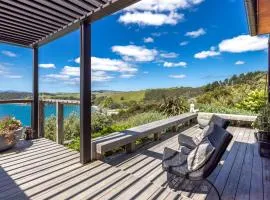 Belle Cove Villa, Spectacular Sea Views - Be My Guest