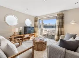 Paihia 2 Bedroom Apartment with Pool