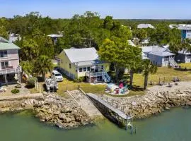 Pelican Place - Waterfront launch and fire pit