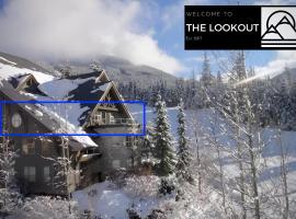 THE LOOKOUT PENTHOUSE // a luxe suite in Whistler, hotel em Whistler