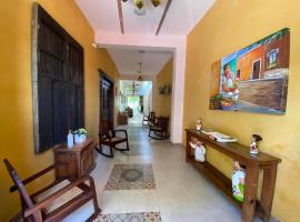 My Family In Merida Hostel, hostel in M&eacute;rida