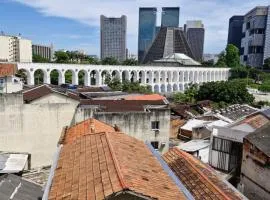 Ap simple e bem localizado no centro da lapa