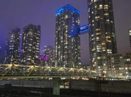 Downtown Toronto Condo, Free indoor parking with amazing view