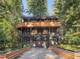 Relaxing Home Among The Redwoods - Dog-Friendly