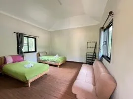 GumbieVillage & FarmStay