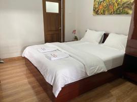 Homestay Omah Embun, hotel v destinaci Godean