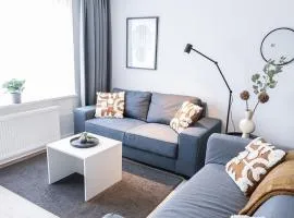 6p newly renovated home with unique roof-terrace