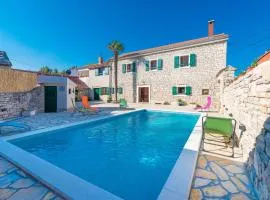 Villa Petrovi Dvori ZadarVillas