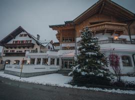 Dandler - Zimmer und Ferienwohnungen, hotel in Fieberbrunn