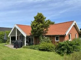 Lovely Holiday Home Only Approx, 350 Meters From Høll Strand,