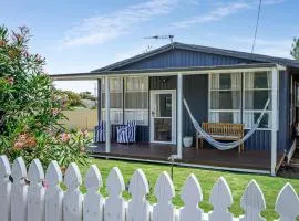Lil Blue Surf Shack family and pet friendly
