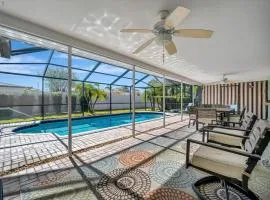 The Crown House 4b Pool Home 6 mins to IR Beach